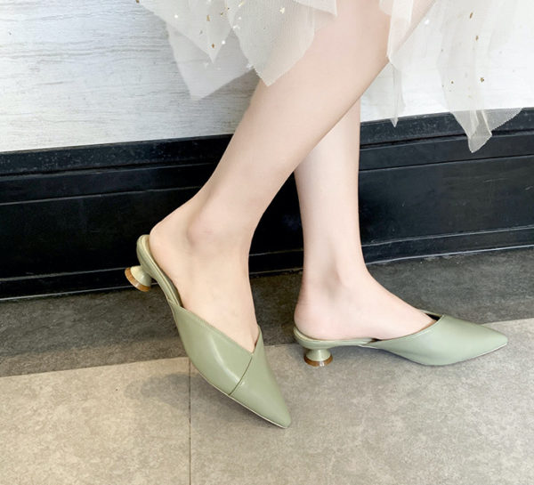 Elegant Pointed Toe Flat Mules with Low Heels