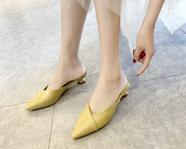 Elegant Pointed Toe Flat Mules with Low Heels