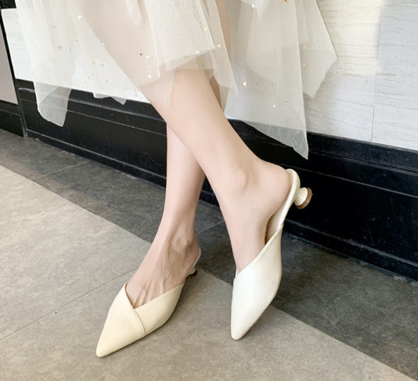 Elegant Pointed Toe Flat Mules with Low Heels