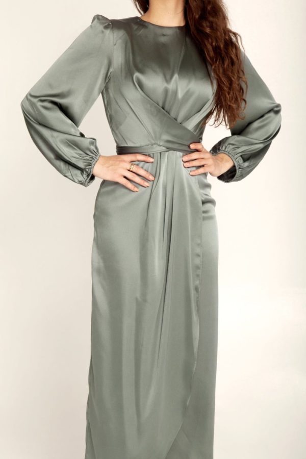 maxi with sleeves