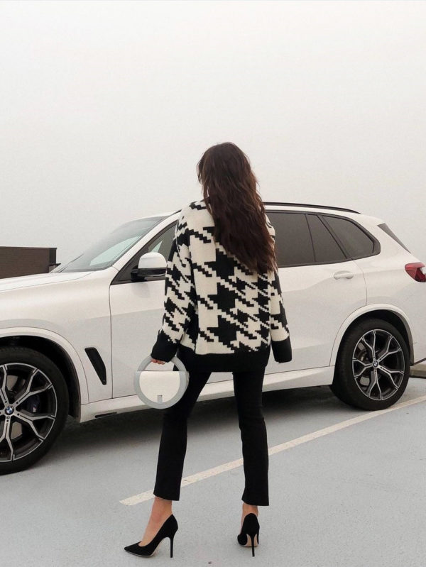Houndstooth Print Knitted Sweater - Image 3